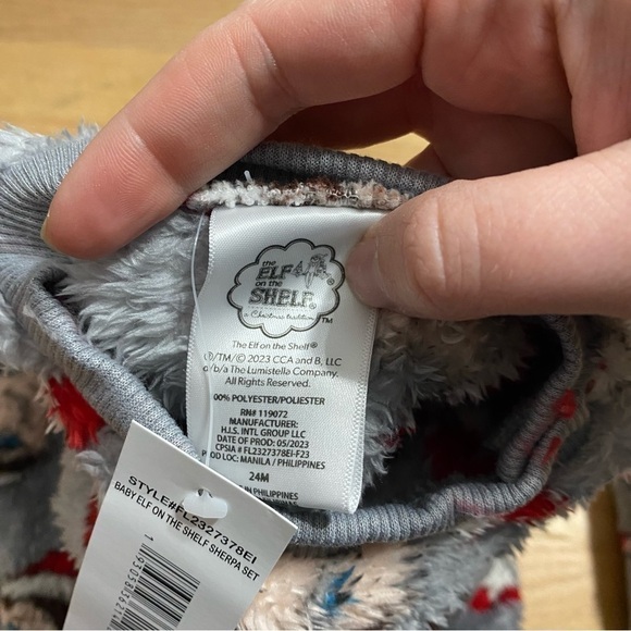 Elf on the Shelf Fuzzy Pajama Set NEW 24 Months Gray Red Christmas Two Piece - Picture 4 of 6